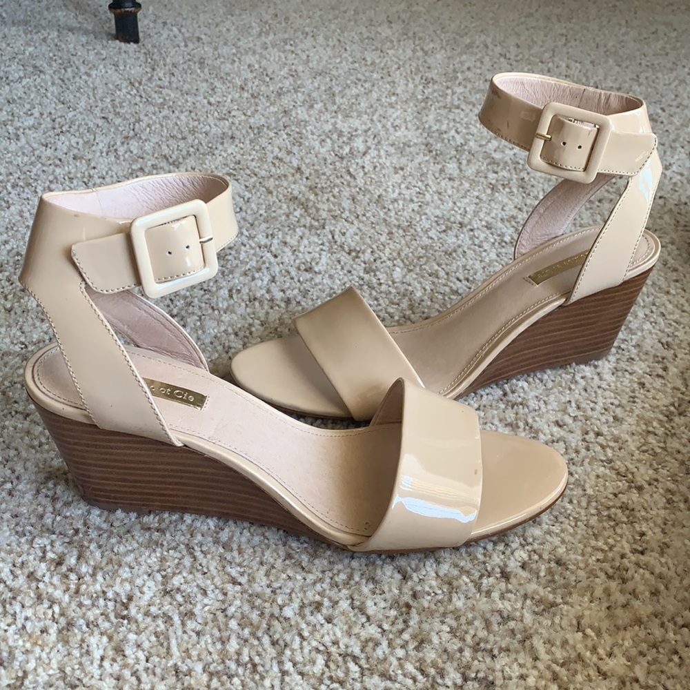 Louise et Cie Nude Wedge Sandals Patent Leather 9M